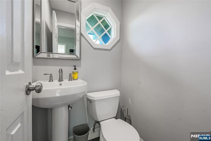 Property Photo:  248 Wayfair Circle  NJ 07417 