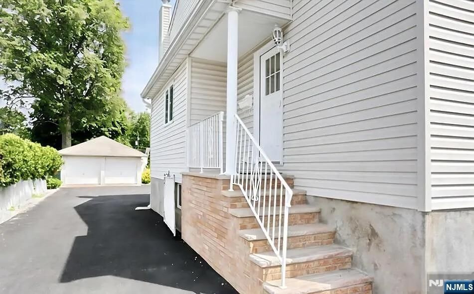 Property Photo:  23 Pehle Avenue 1  NJ 07663 