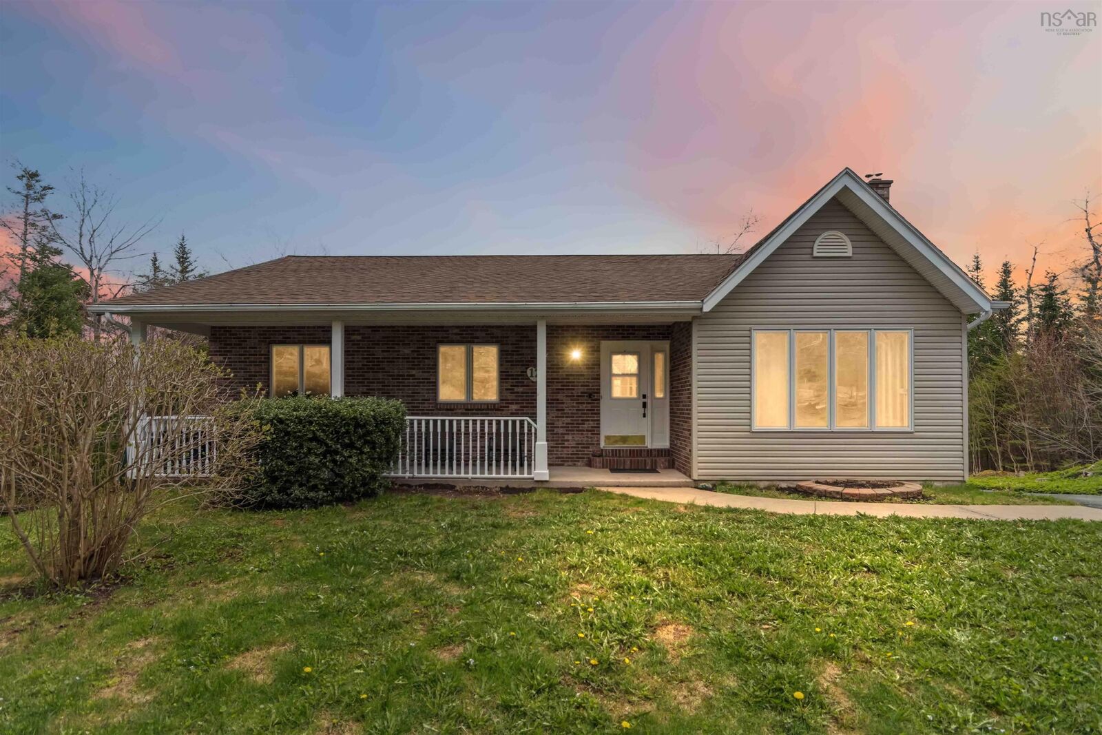 Property Photo:  12 Maplewood Court  NS B4G 1B6 