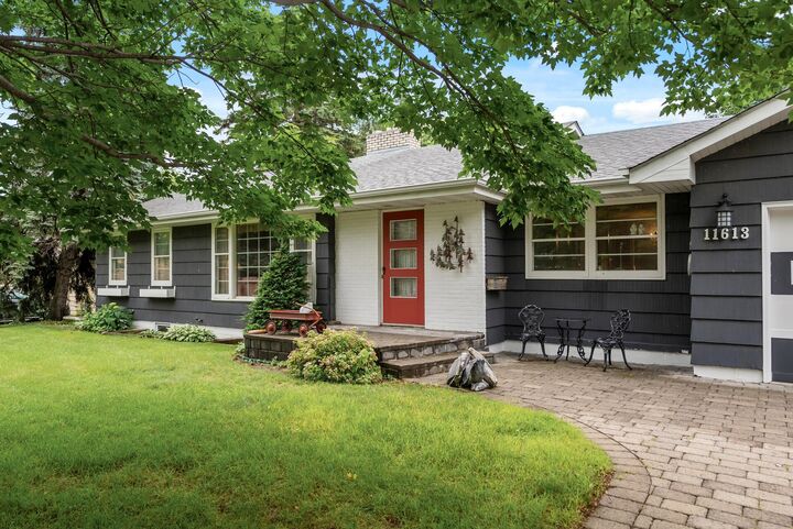 Property Photo:  11613 Shady Oak Drive  MN 55343 