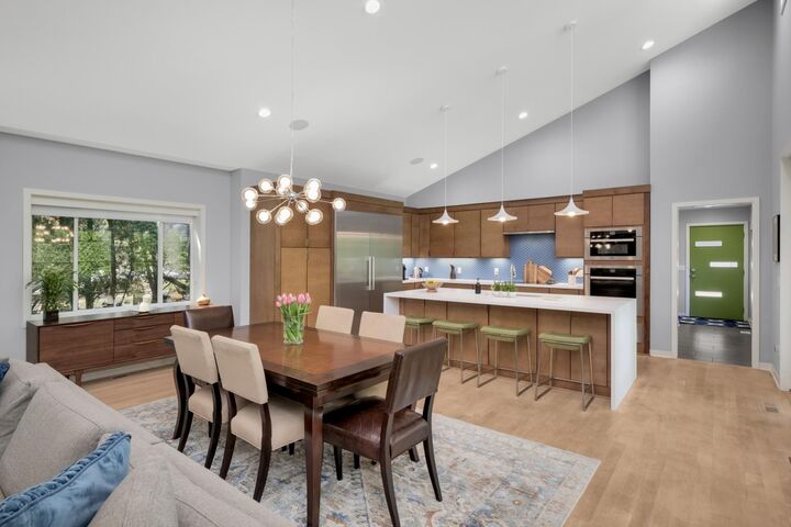 Property Photo:  1409 Edgcumbe Road  MN 55116 