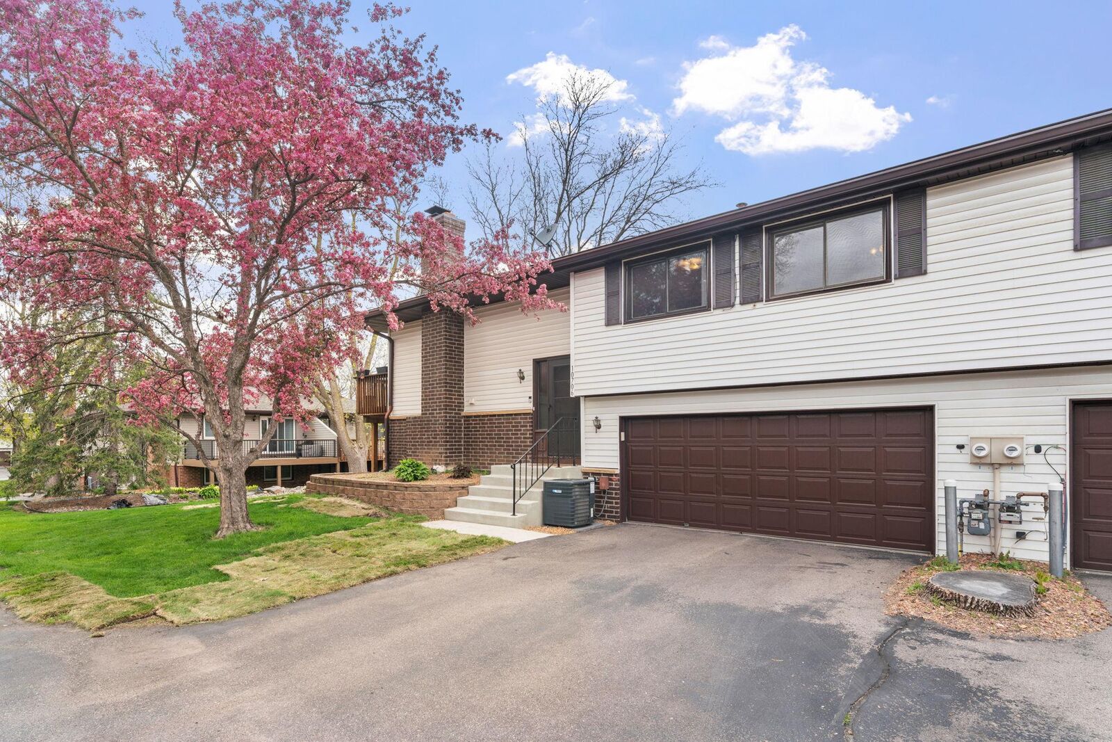 Property Photo: 10706 Zinran Circle S MN 55438