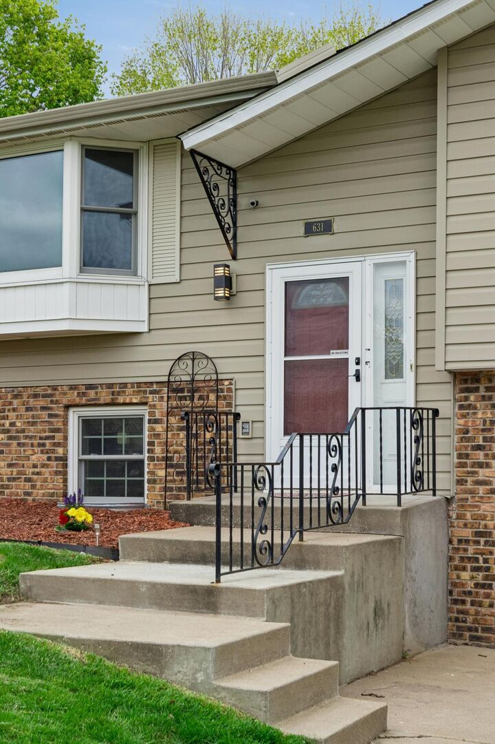 Property Photo:  631 Greenway Avenue N  MN 55128 