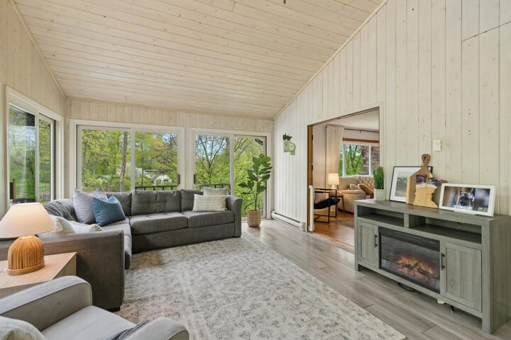 Property Photo:  415 Magnolia Lane N  MN 55441 