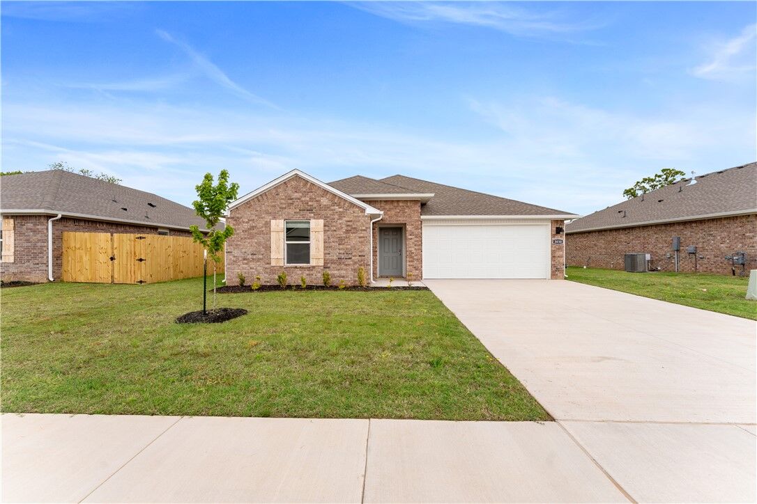 Property Photo:  3030 Laredo Lane  AR 72736 