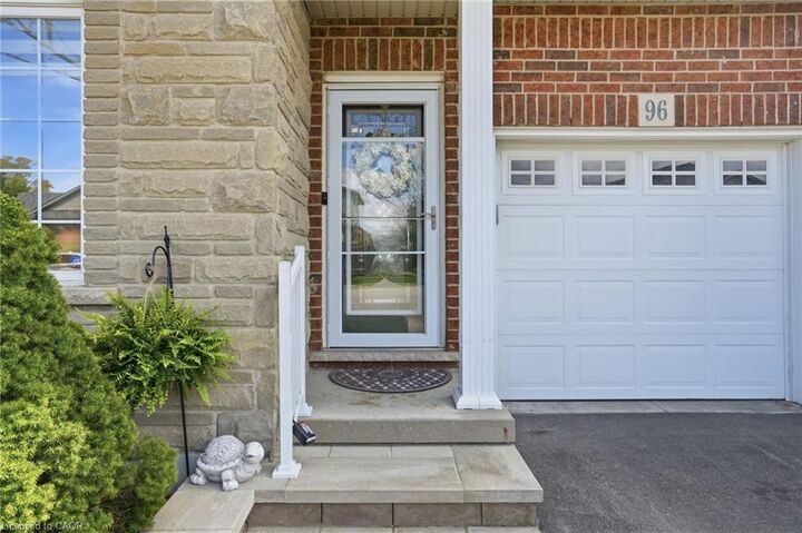 Property Photo:  96 Abbotsford Trail  ON L9B 0A4 