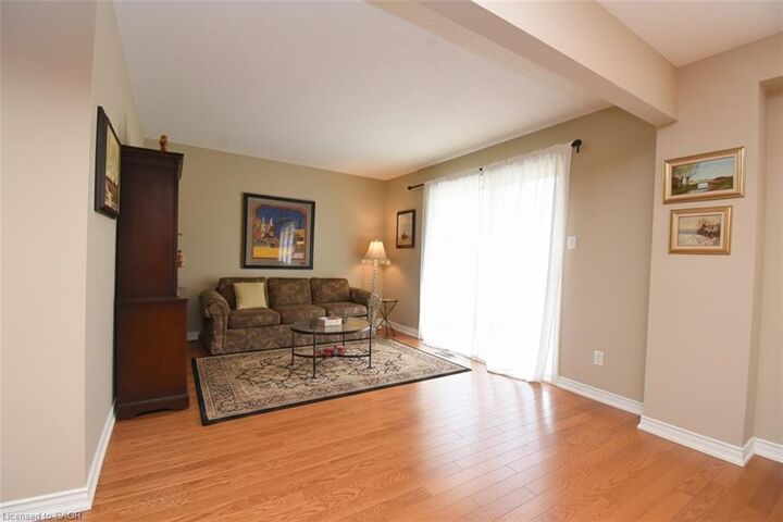 Property Photo:  320 Hamilton Drive 4  ON L9G 4W6 