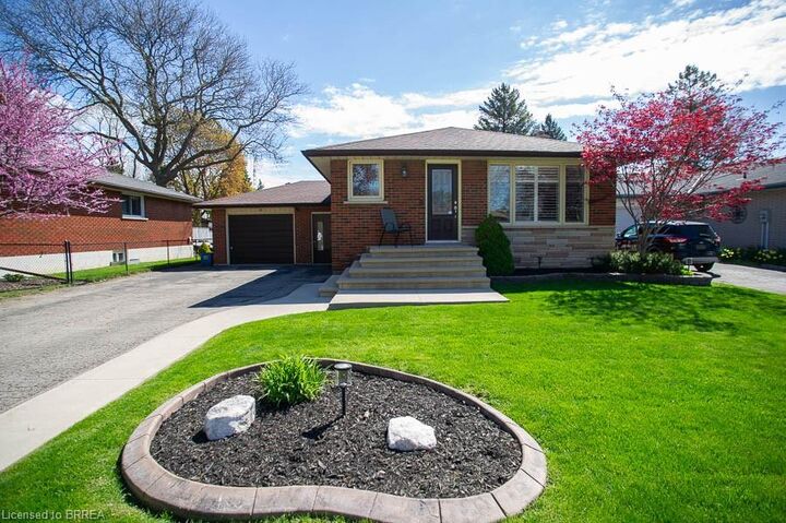 Property Photo:  59 Wiltshire Drive  ON N3R 5B1 