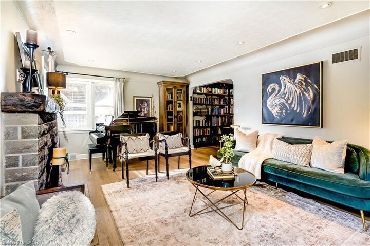 Property Photo:  3 Fallsview Road  ON L9H 5J7 