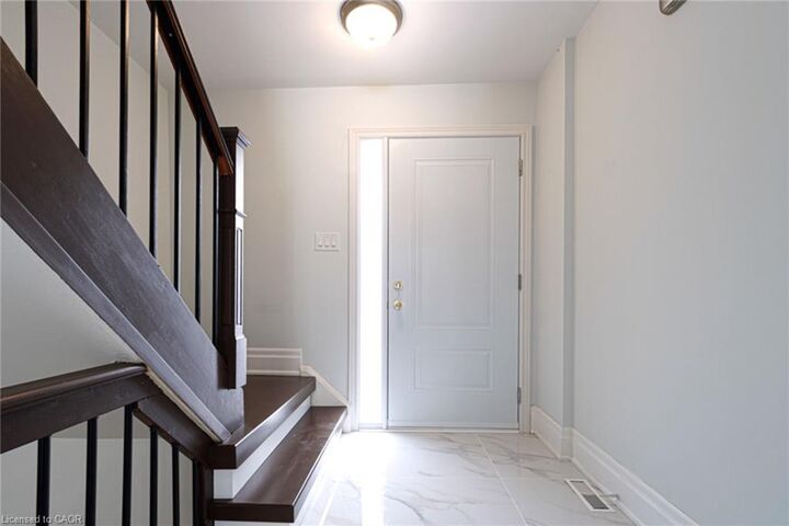 Property Photo:  1532 Lancaster Drive 41  ON L6H 2Z3 