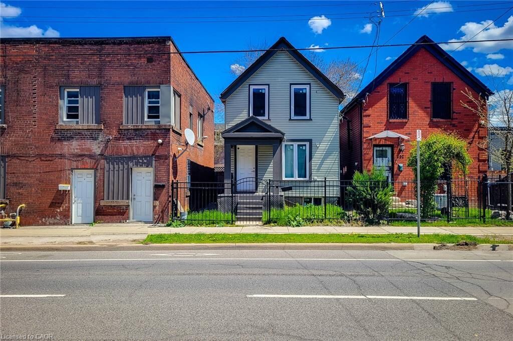 Property Photo:  334 Gage Avenue N  ON L8L 7A7 