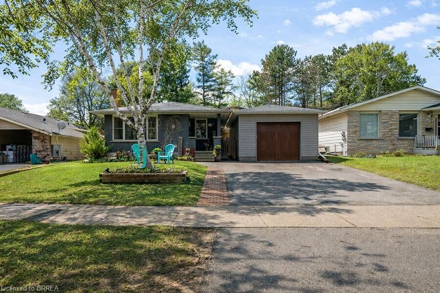 Property Photo:  102 Century Hill Drive  ON N2E 2H8 