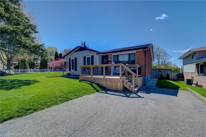 Property Photo:  10 Ashton Court  ON N4S 8N9 