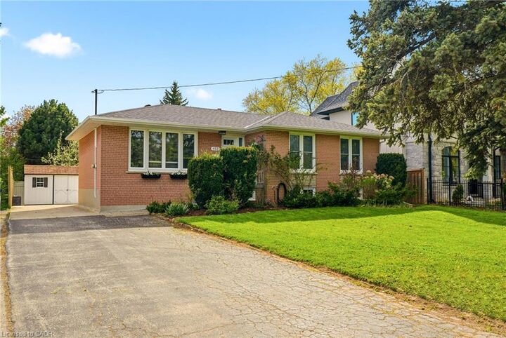 Property Photo:  452 Third Line  ON L6L 4A5 