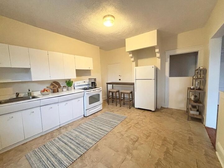 Property Photo:  122 Babcock St 24  MA 02446 