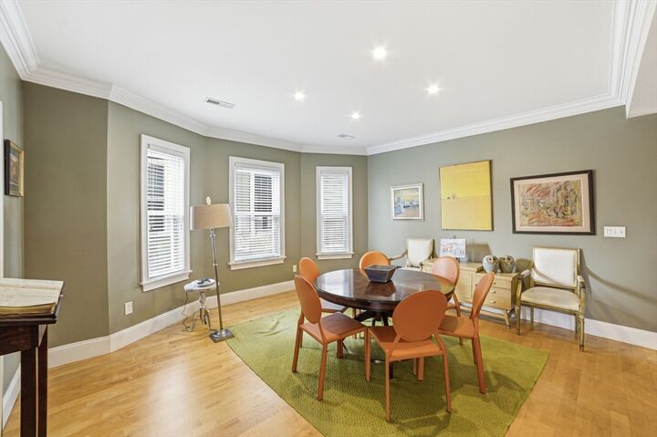 Property Photo:  5 Mount Vernon St 2  MA 02125 