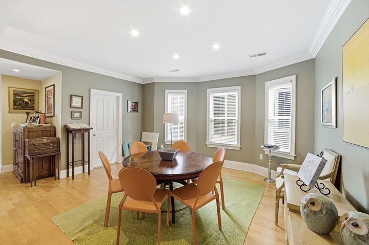 Property Photo:  5 Mount Vernon St 2  MA 02125 