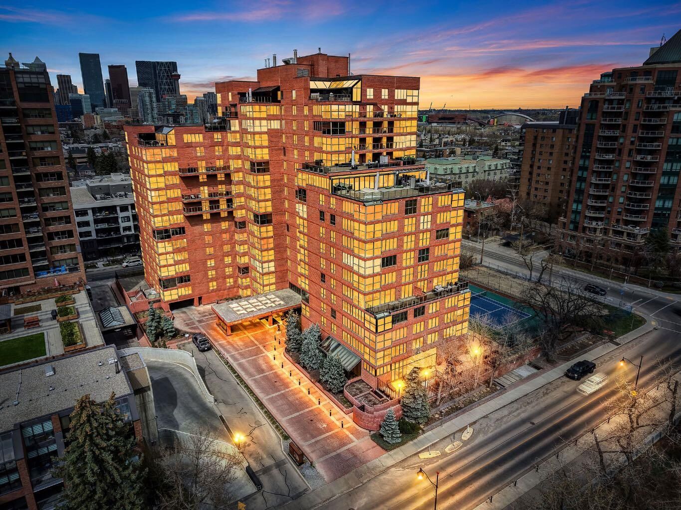 Property Photo:  318 26 Avenue SW 704  AB T2S 2T9 