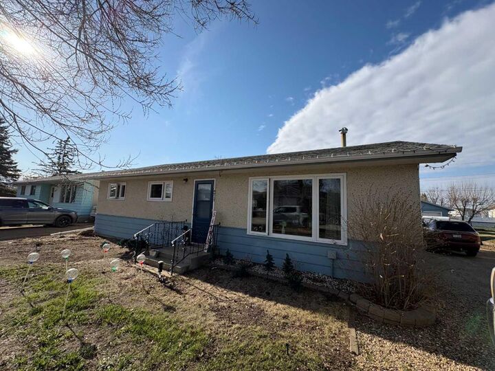 Property Photo:  4715 47 Avenue  AB T0H 1W0 