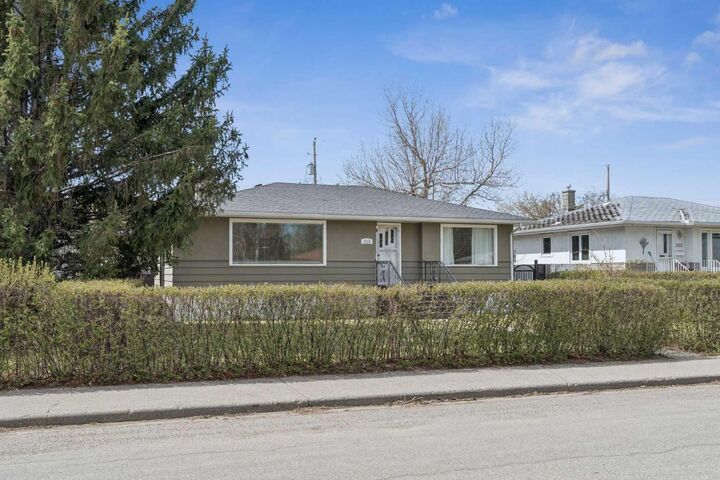 Property Photo:  1115 Radnor Avenue NE  AB T2E 5H7 