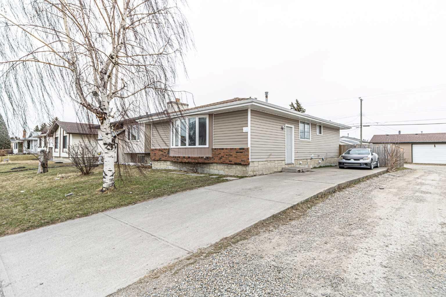 Property Photo:  121 Margate Close NE  AB T2A 3E5 