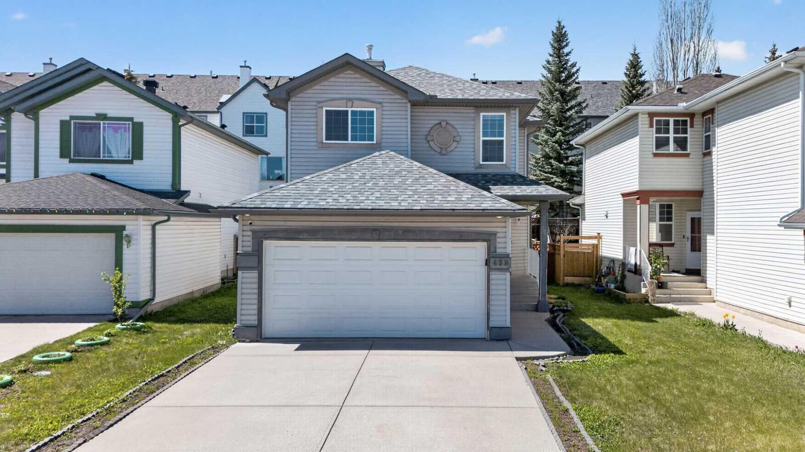 Property Photo:  438 Bridlecreek Green SW  AB T2Y 3P1 