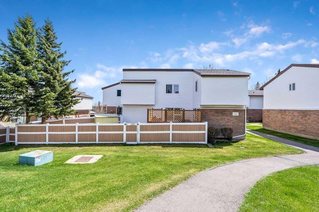 Property Photo:  5103 35 Avenue SW 107  AB T3M 6L0 