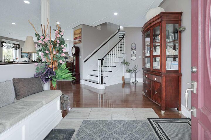 Property Photo:  21 Rosedale Avenue  AB T4L 1Y4 