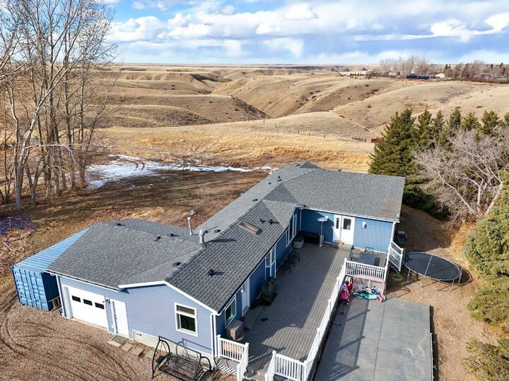 Property Photo:  12520 Range Road 70 2  AB T1B 0K7 