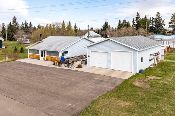 4608 51 Avenue — photo 1