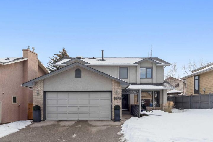 Property Photo:  5945 Signal Ridge Heights SW  AB T3H 2K1 