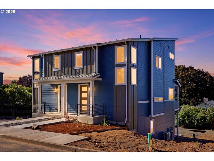 Property Photo:  107 SE 3rd St  OR 97060 