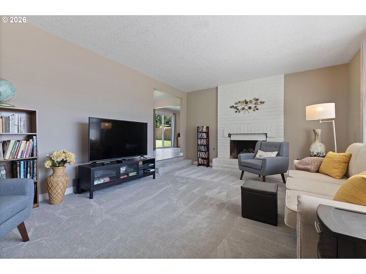 Property Photo:  18672 Allegheny Dr  OR 97045 