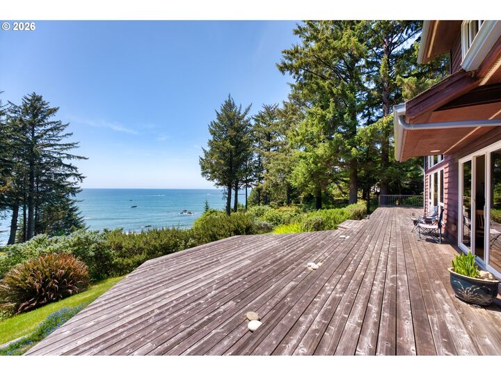 Property Photo:  31904 Chantrelle Ln  OR 97444 