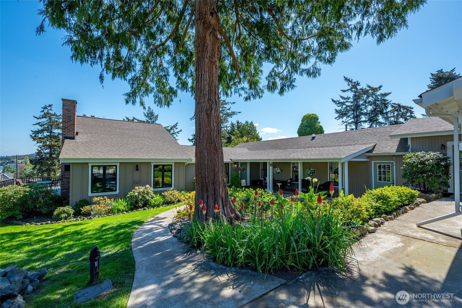 Property Photo: 305 NW Coveland Street WA 98239