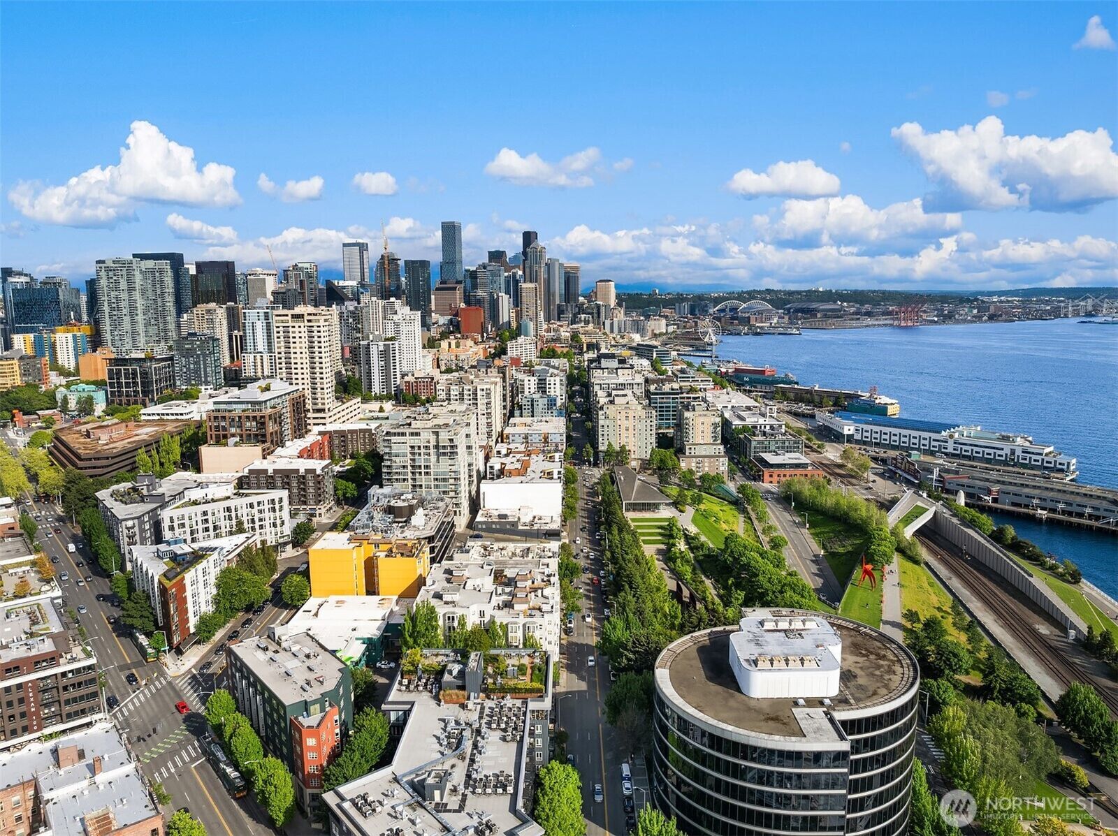 Property Photo:  3028  Western Avenue 501  WA 98121 