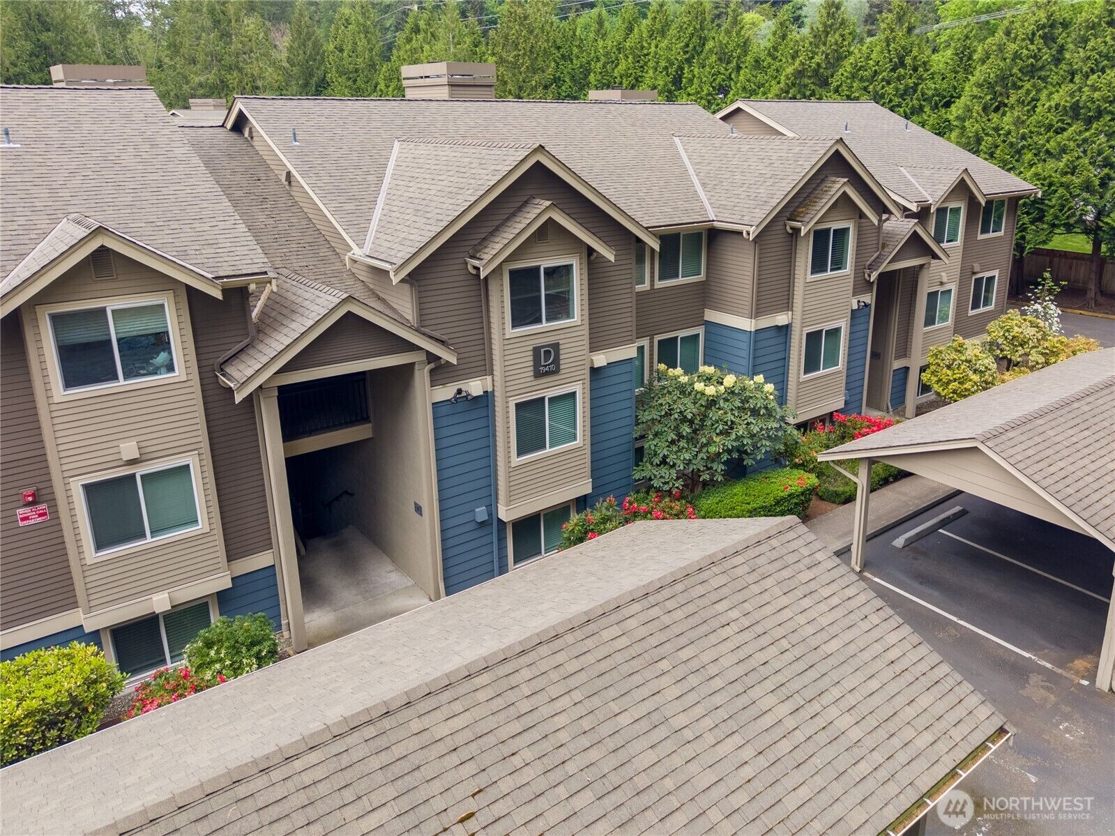 Property Photo:  19410  Bothell Way NE D102  WA 98011 