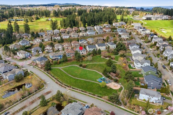 Property Photo:  7602  Huckleberry Way SE  WA 98065 