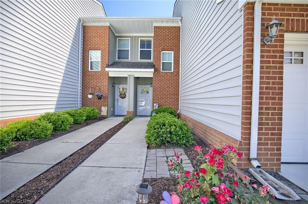 Property Photo:  9 Franklin Ln  VA 23662 
