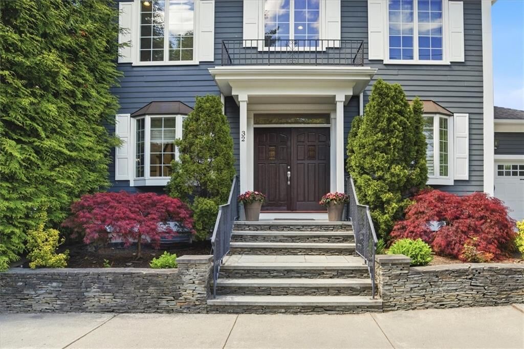 Property Photo:  32 Mount Avenue  RI 02906 