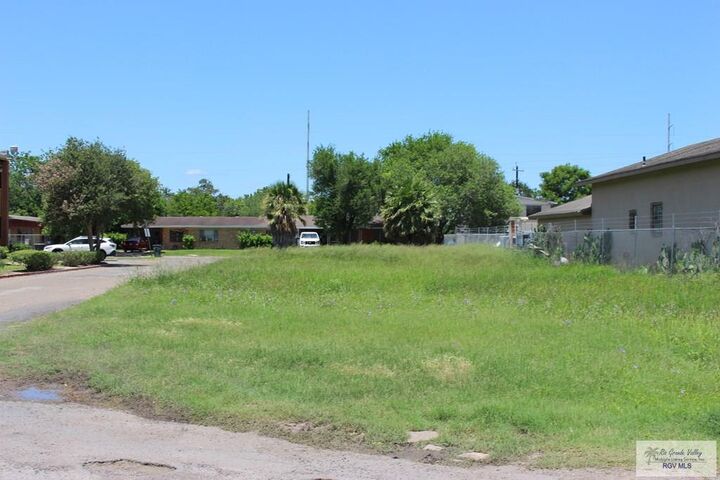 Property Photo:  325 Lozano St  TX 78550 