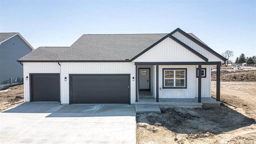 Property Photo:  118 Shady Lane  WI 53019 