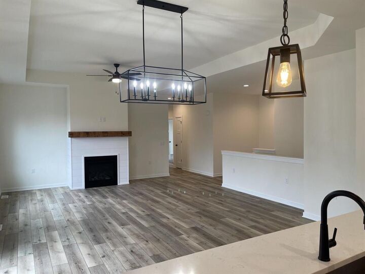 Property Photo:  411 Ridge Court  WI 53576 