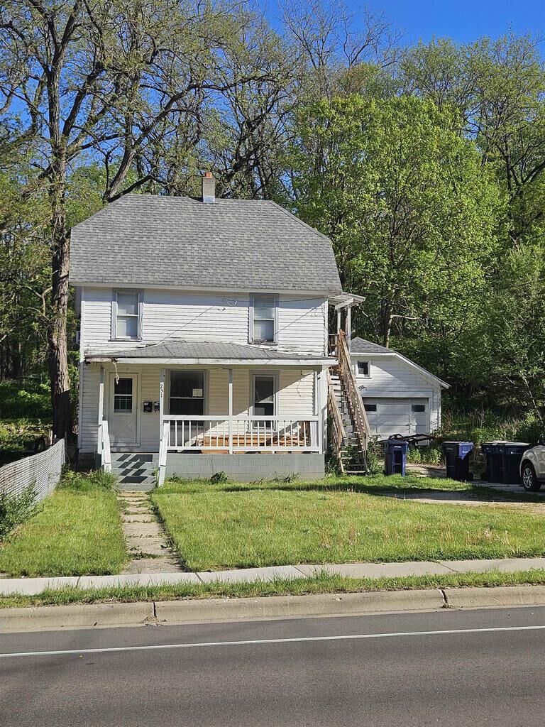 Property Photo: 231 E Racine Street WI 53545