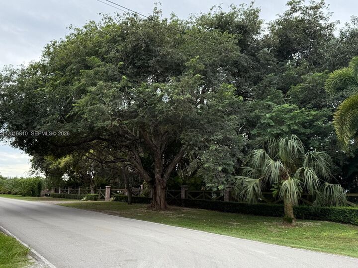 Property Photo:  25945 SW 197th Ave  FL 33031 