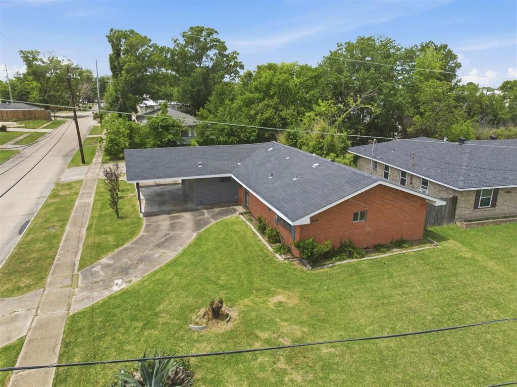 Property Photo: 1024 Johanna Place LA 70601