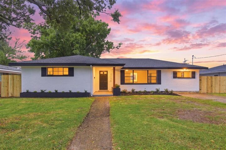 Property Photo:  2126 18th Street  LA 70601 