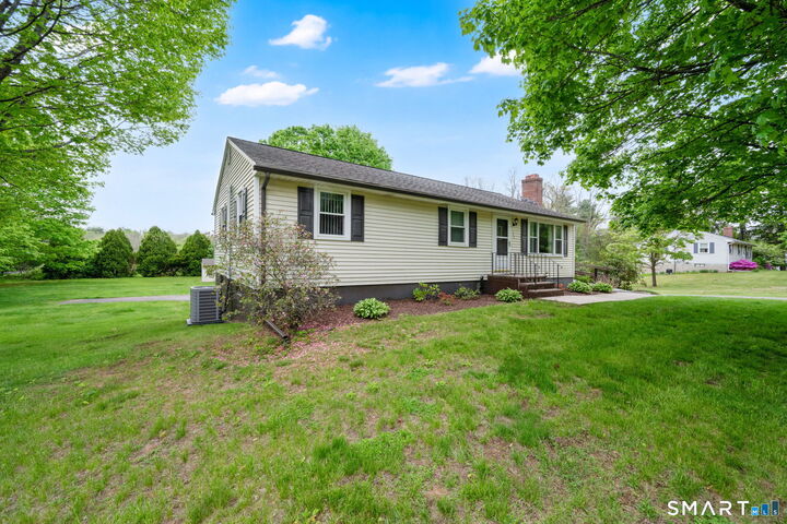 Property Photo:  368 Rye Street  CT 06016 