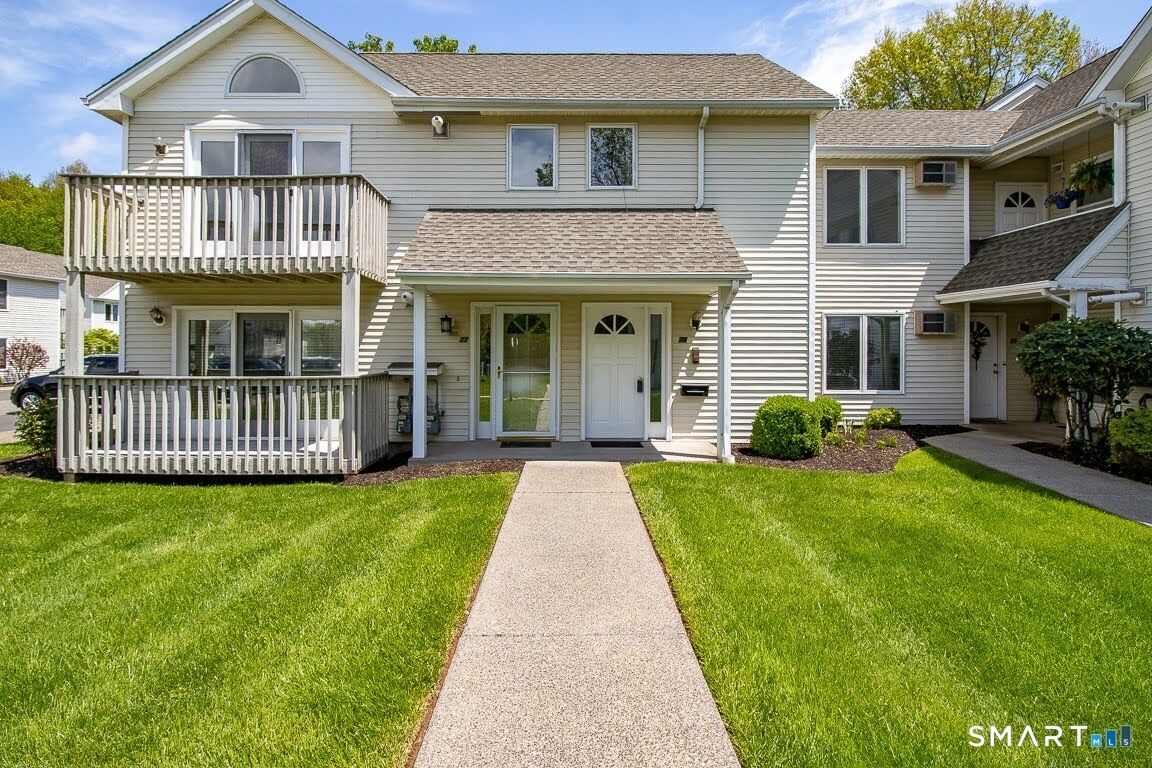 Property Photo: 29 Millbrook Court 29 CT 06111