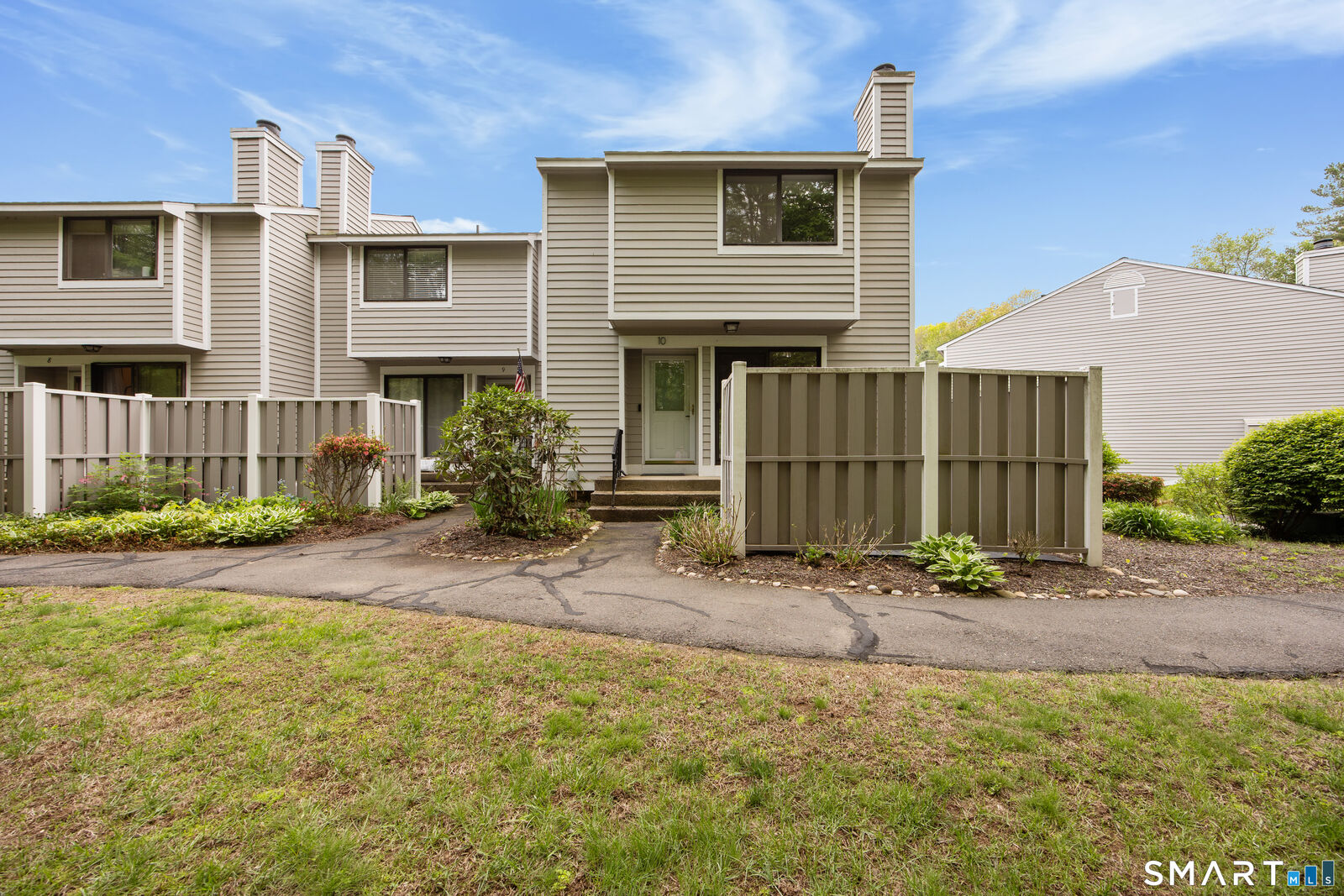 Property Photo: 10 Ives Hill Court 10 CT 06410